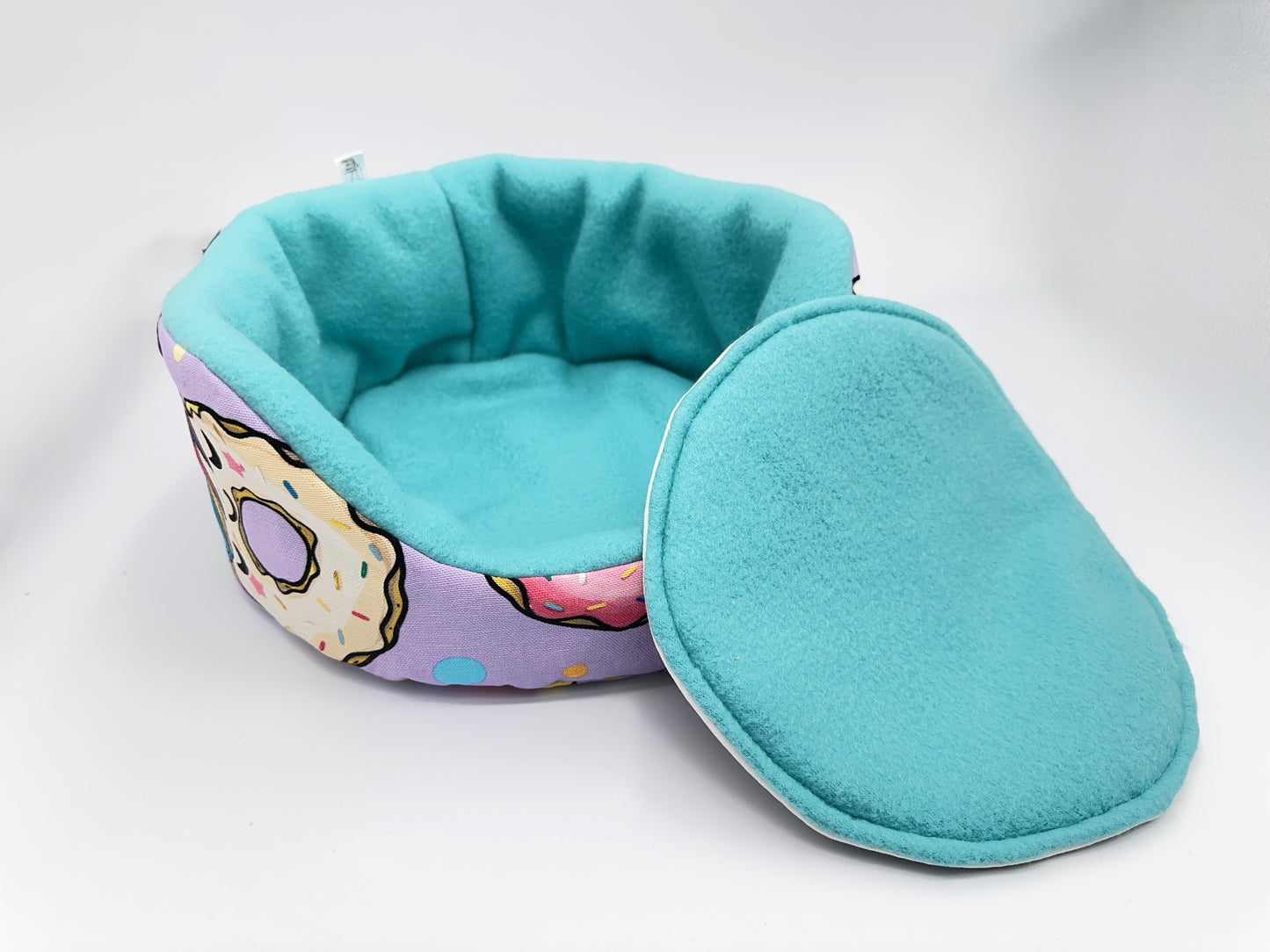 guinea pig cuddle cup complete view with waterproof pad on the side